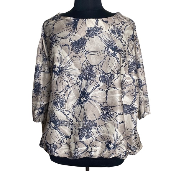 Woman's Blouse- Floral, Lightweight , Vintage - Picture 10 of 10
